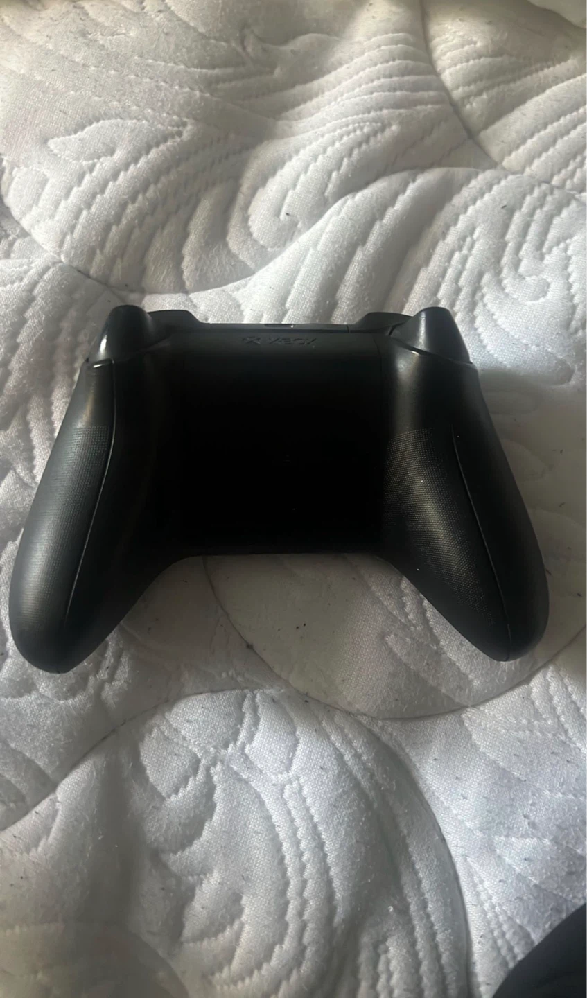 Xbox Wireless Controller - photo 2