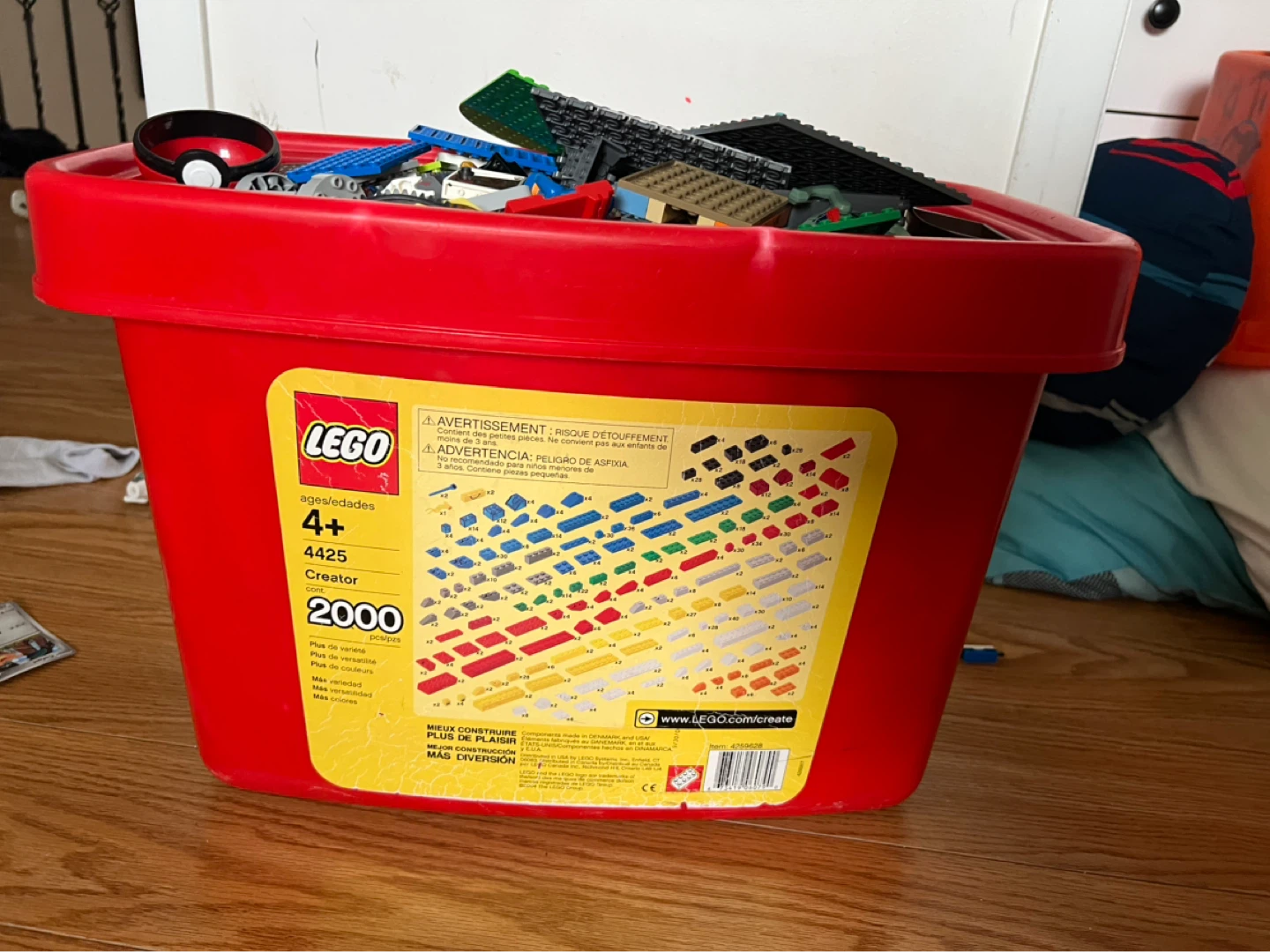 LEGO Creator 2000 Piece Building Set - photo 3