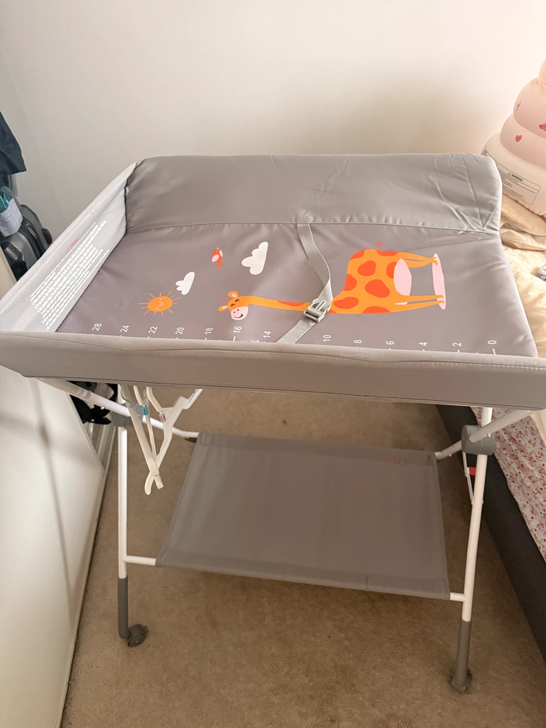Grey Baby Changing Table with Giraffe Design - photo 3