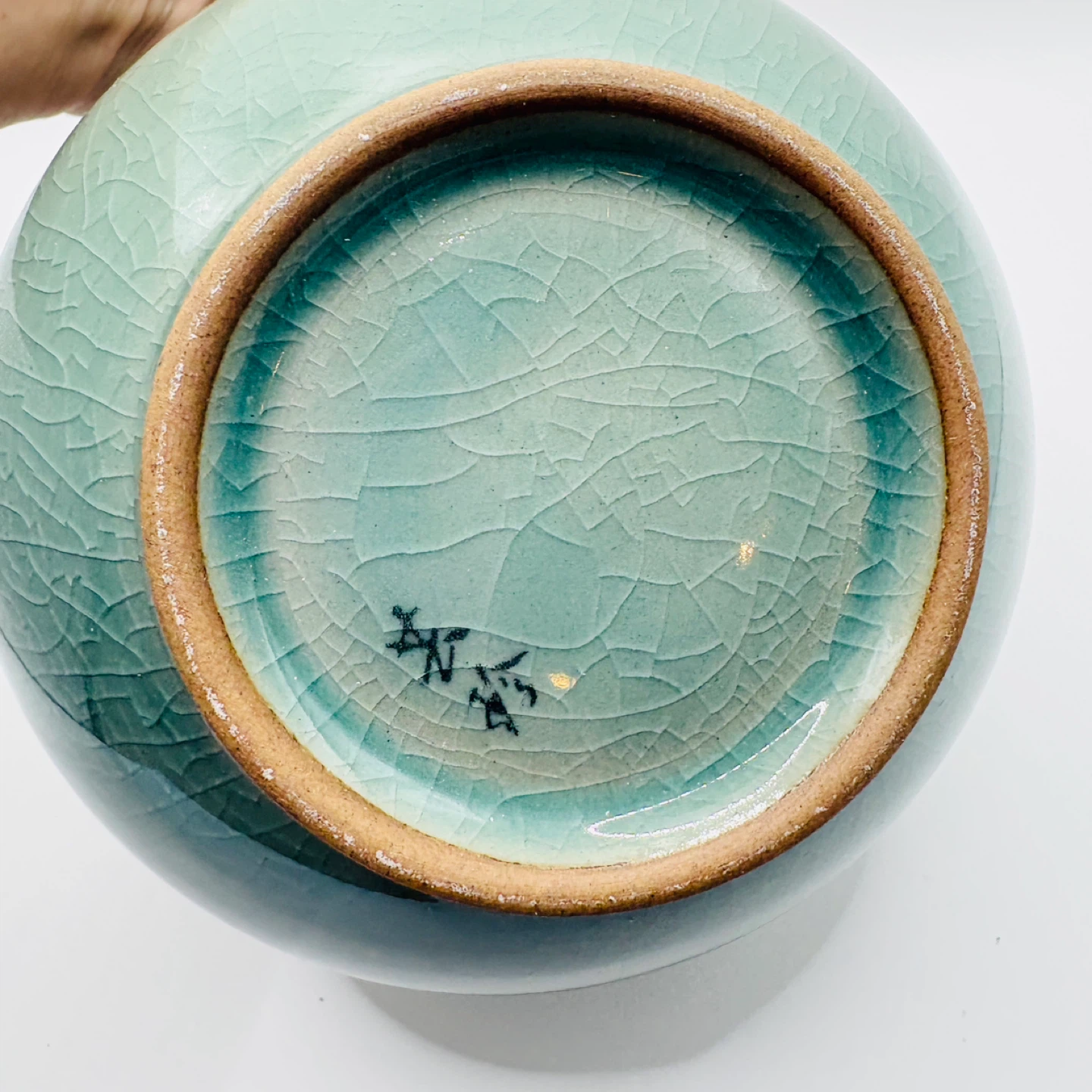 Signed Pomegranate Vase with Crane Motif - photo 3