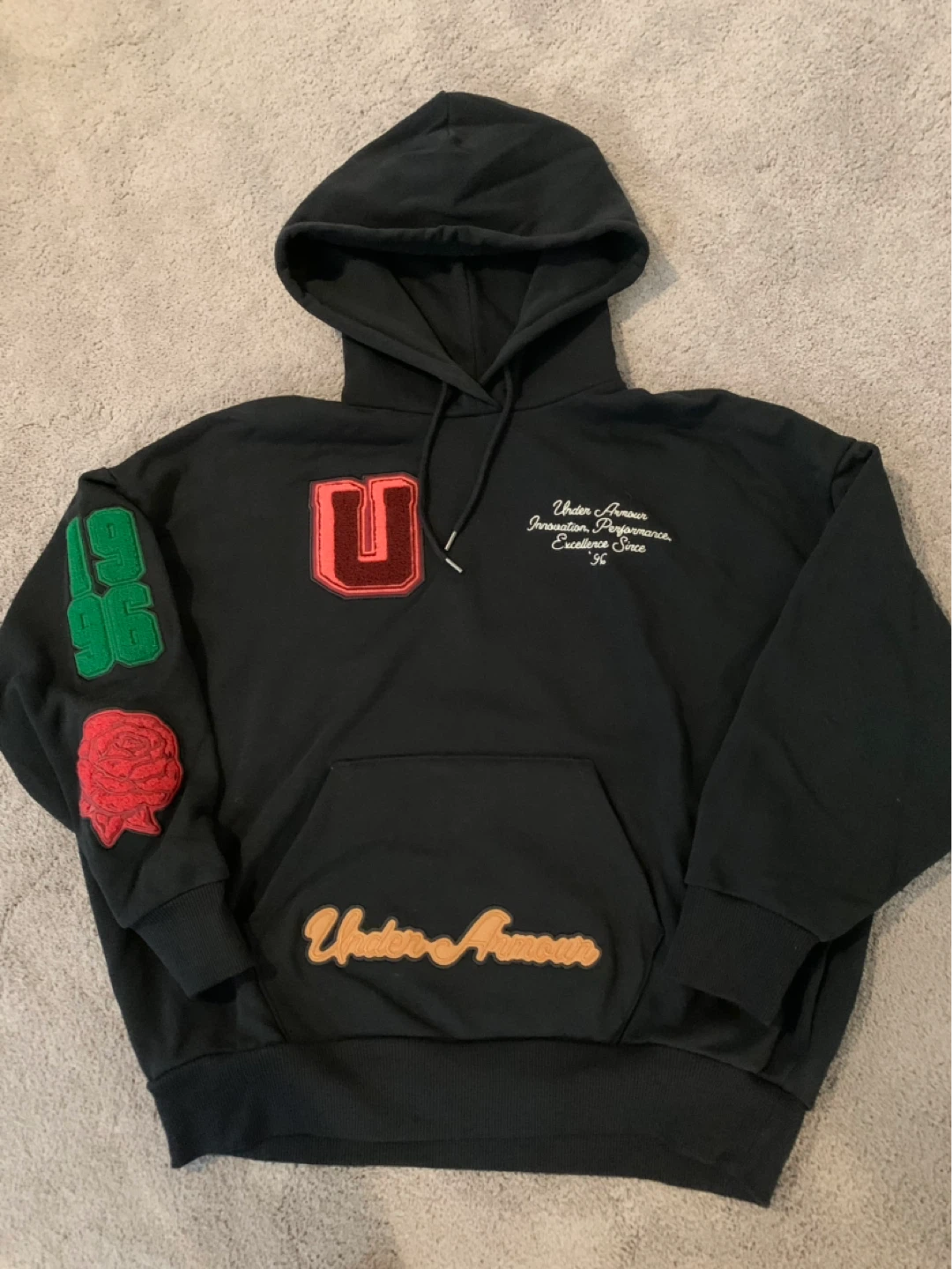 Under Armour Black Hoodie - Size S/P/CH