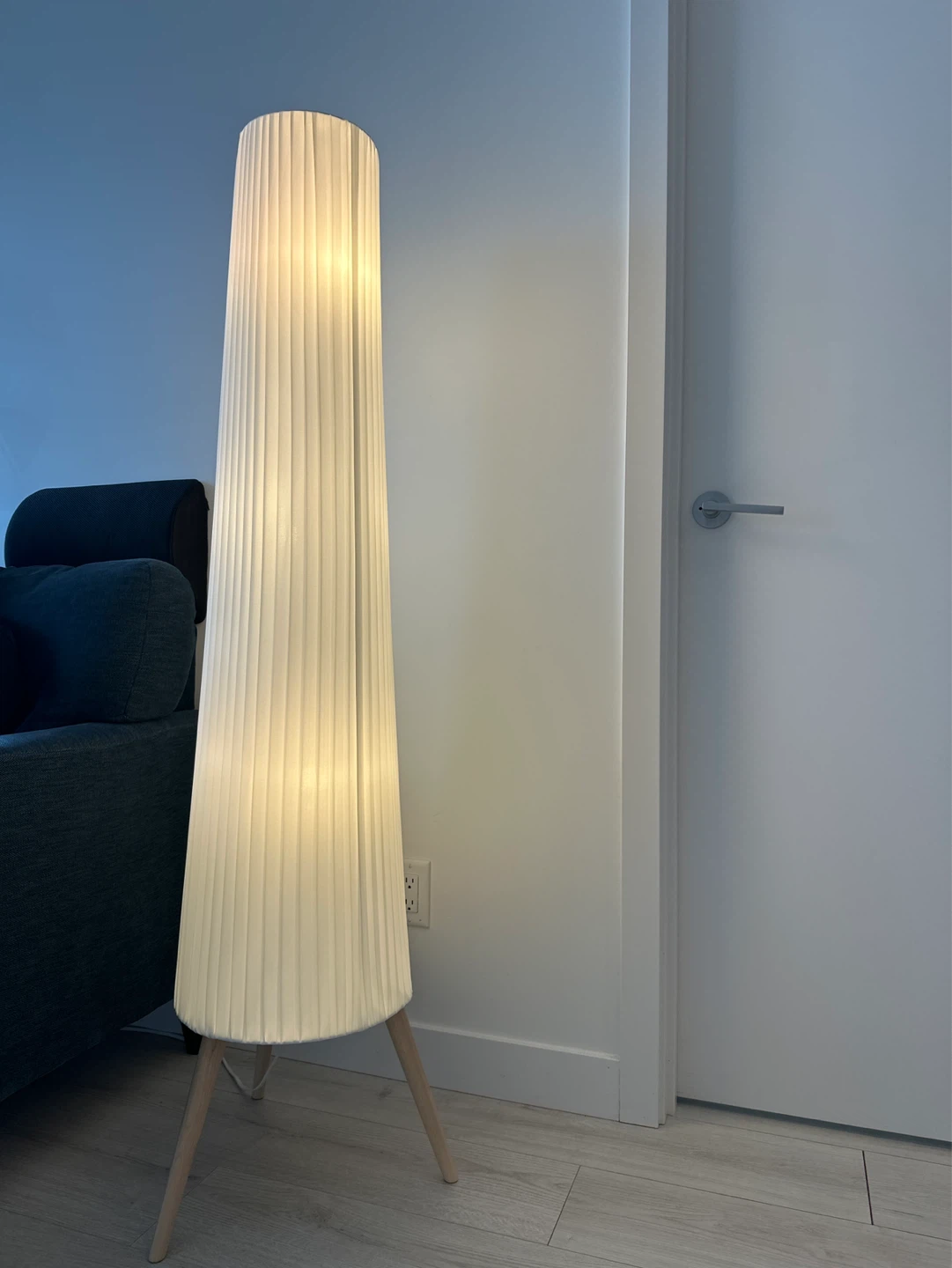 IKEA OKENSAND Floor Lamp (White) - photo 2