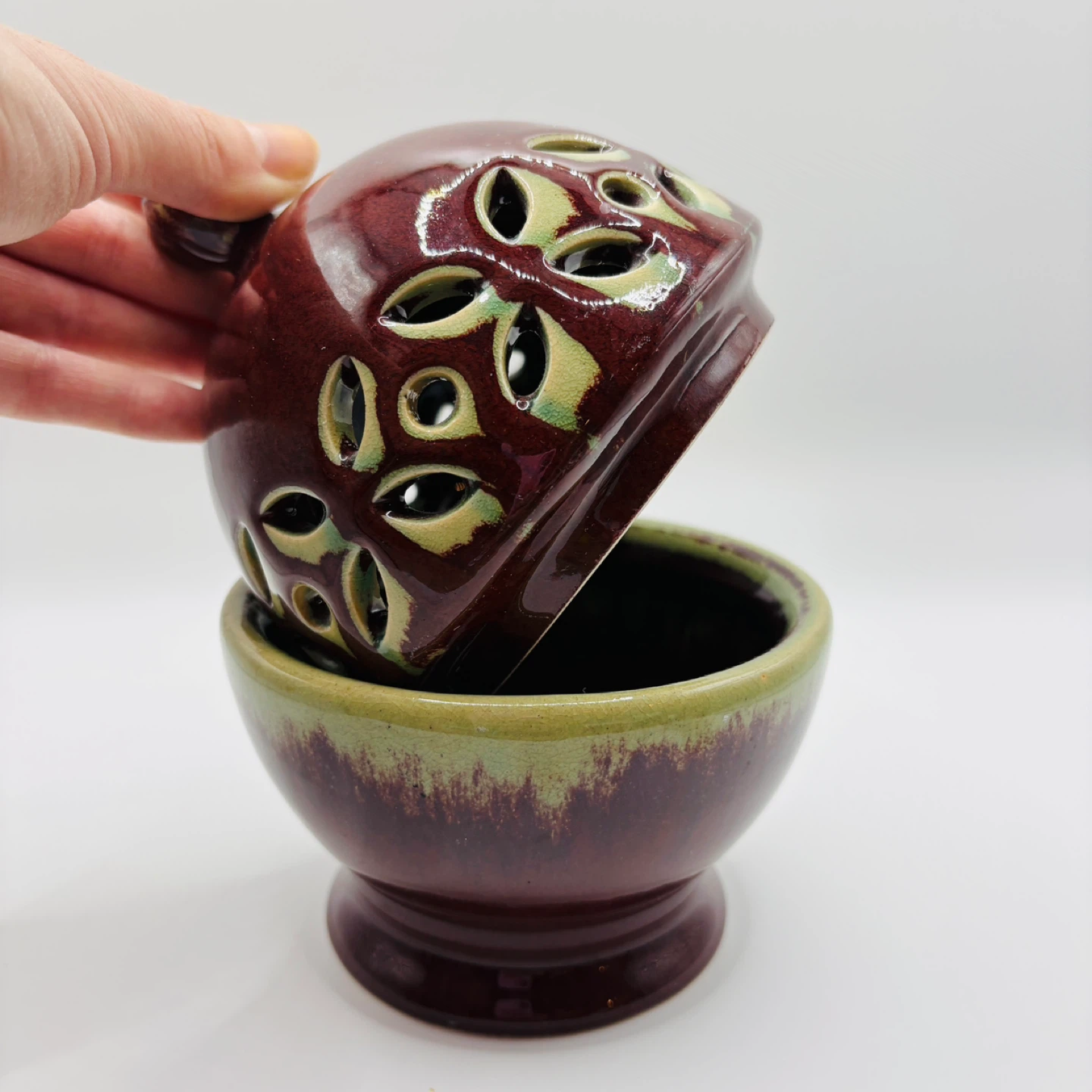 Bombay Company Potpourri Jar Brown Glazed Porcelain Lidded - photo 2