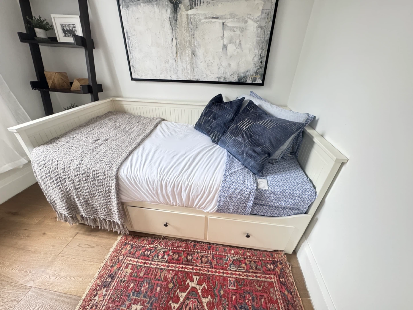 White Daybed with Storage Drawers - photo 2