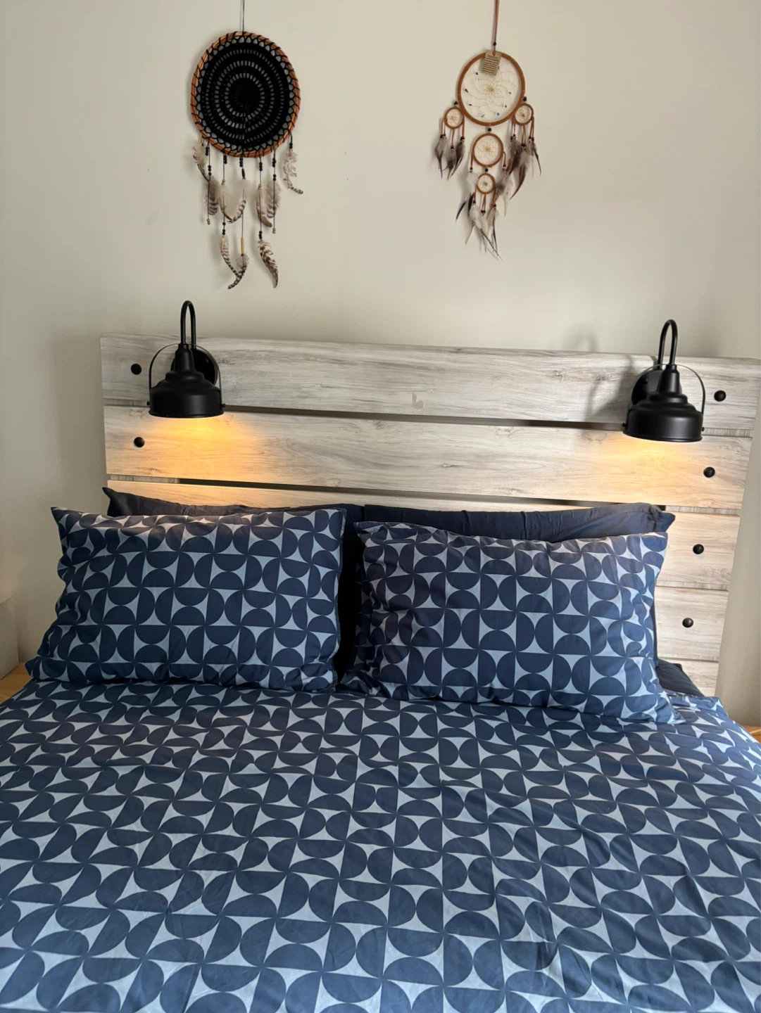Queen bed frame - photo 5