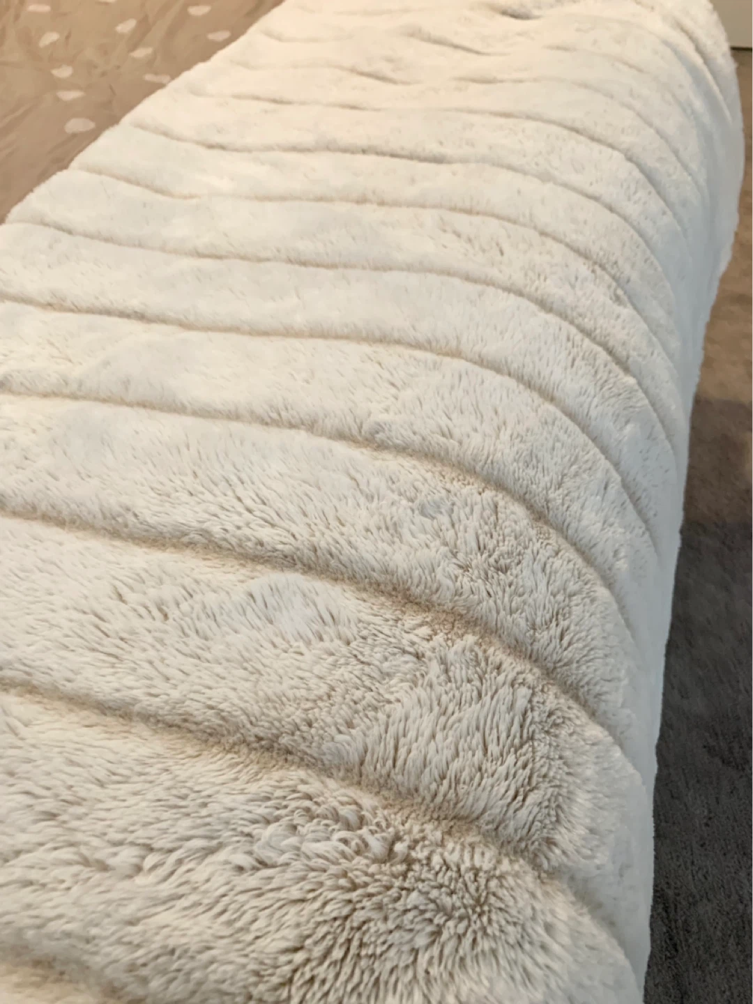Cream Faux Fur Throw Blanket - photo 2