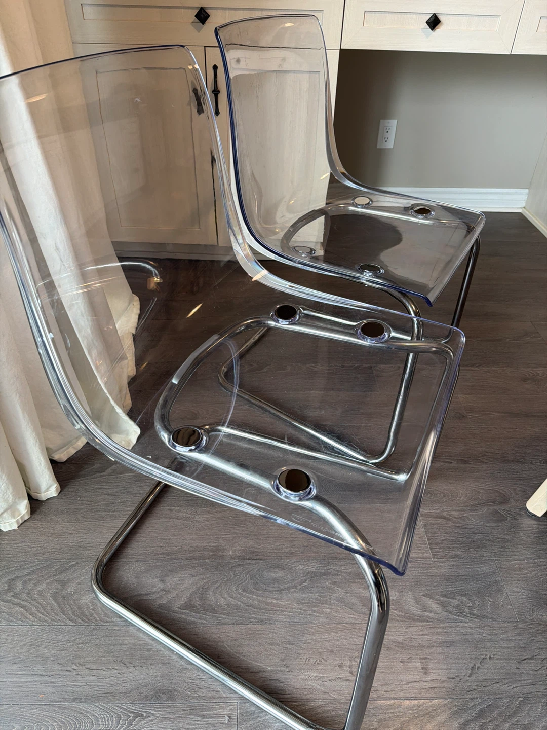Set of 2 Clear Acrylic Cantilever Chairs with Chrome Base - photo 2