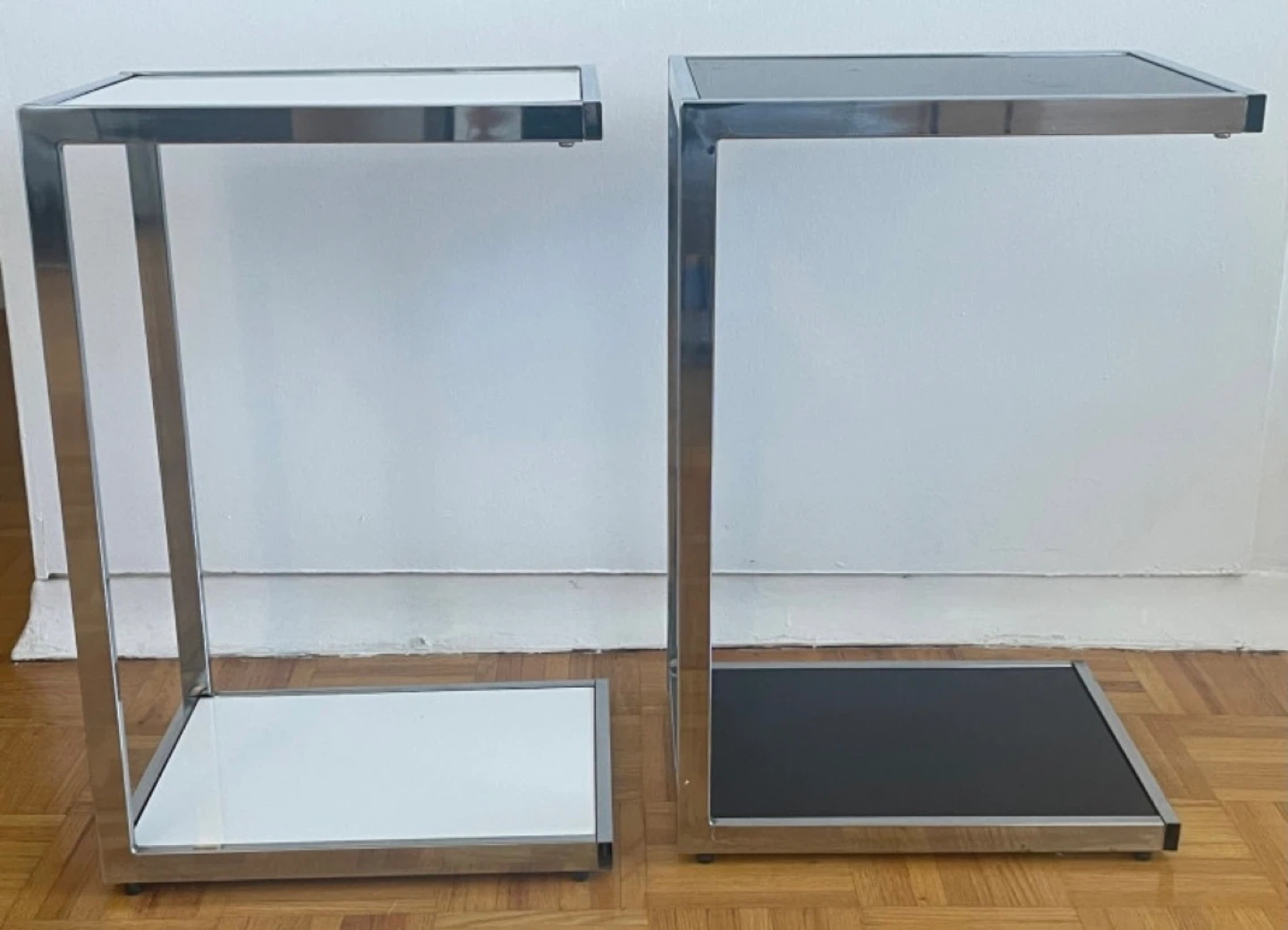 2 Side Tables - Reversible Colour (Black or White) - photo 4