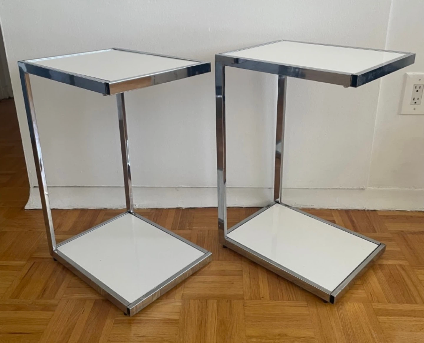 2 Side Tables - Reversible Colour (Black or White) - photo 2