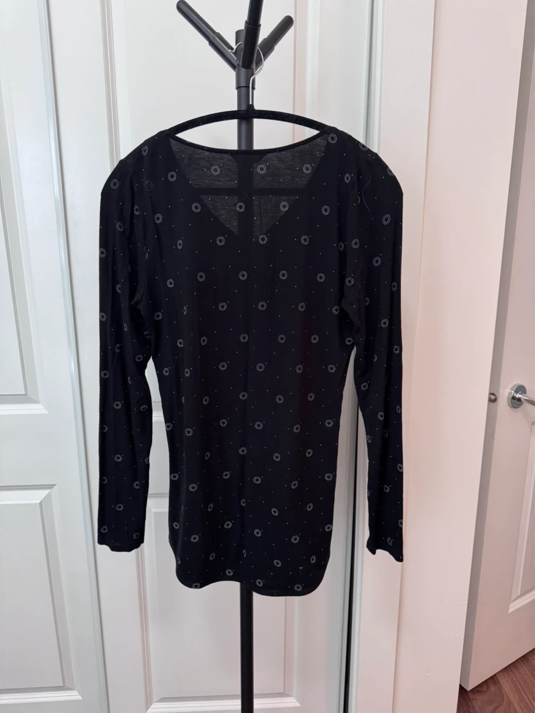 CAMBER & GRACE Black Printed Long Sleeve Top - Size S - photo 3