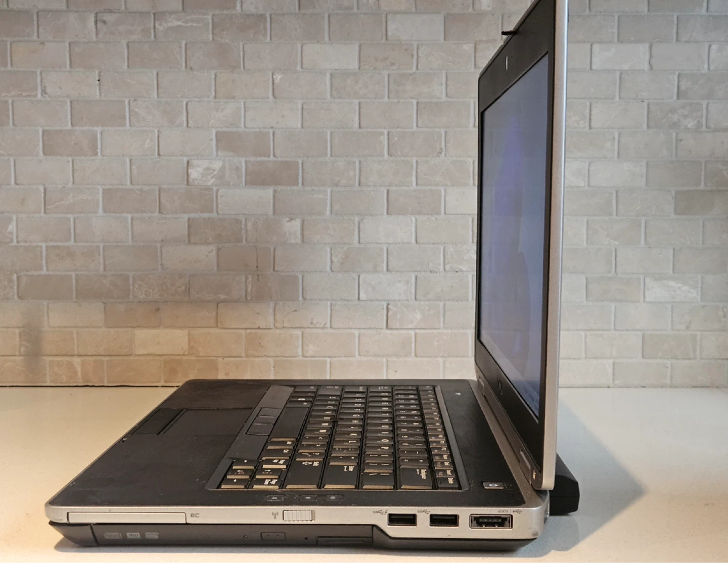 🔥 Dell 14” Laptop - i7 | 8GB RAM | 120GB SSD | Good Battery - photo 4