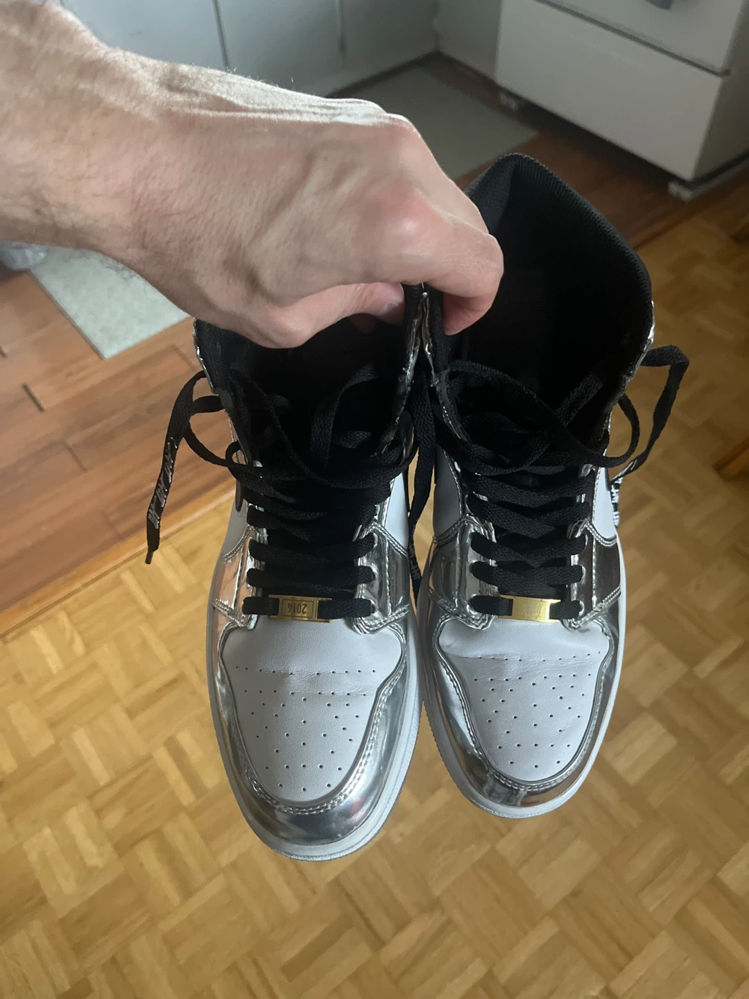 Air Jordan 1 High OG "Metallic" Sneakers - photo 3