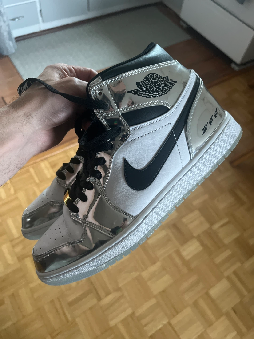 Air Jordan 1 High OG "Metallic" Sneakers - photo 4
