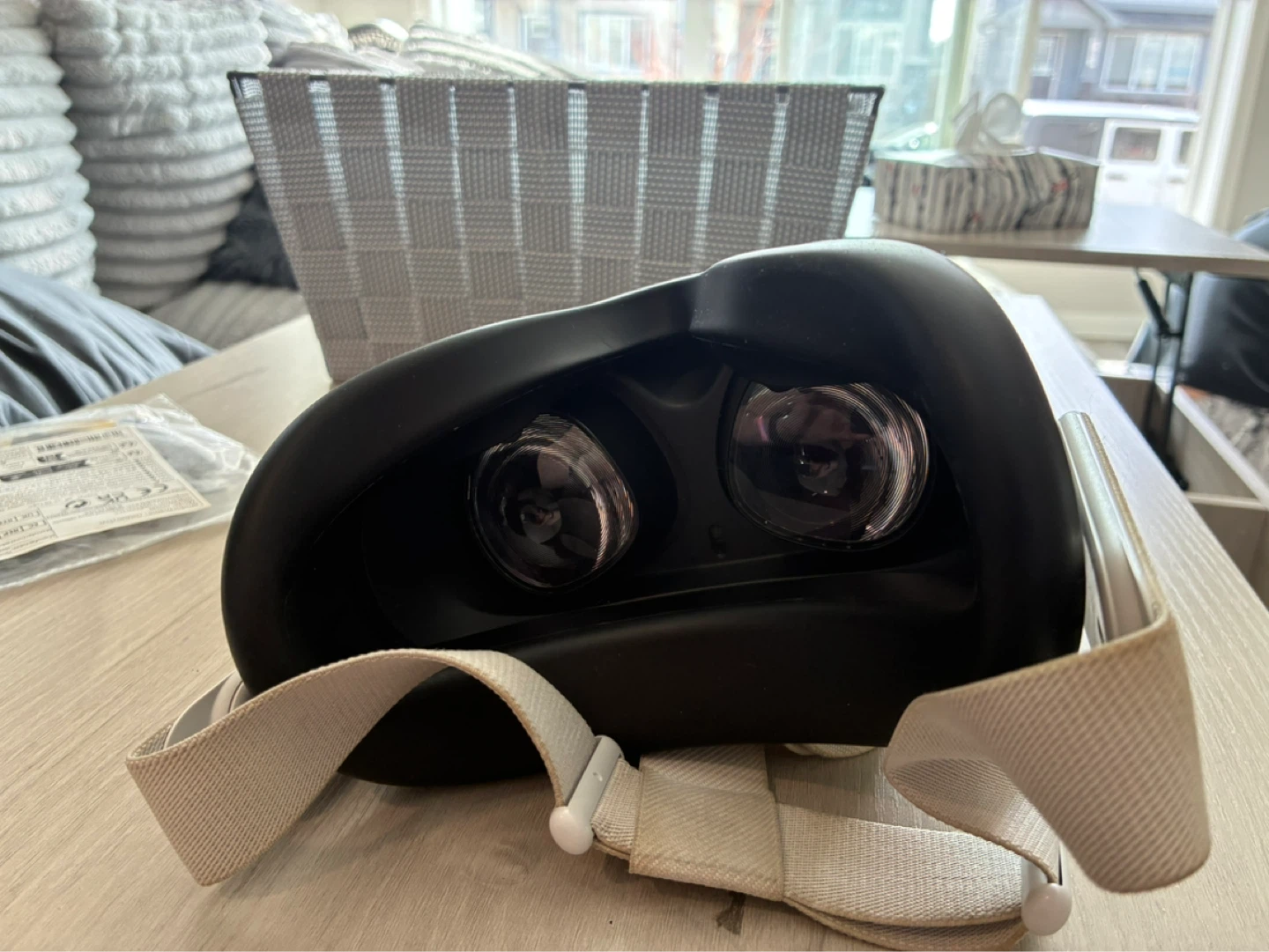 Meta Quest 2 VR Headset with Controllers - photo 2