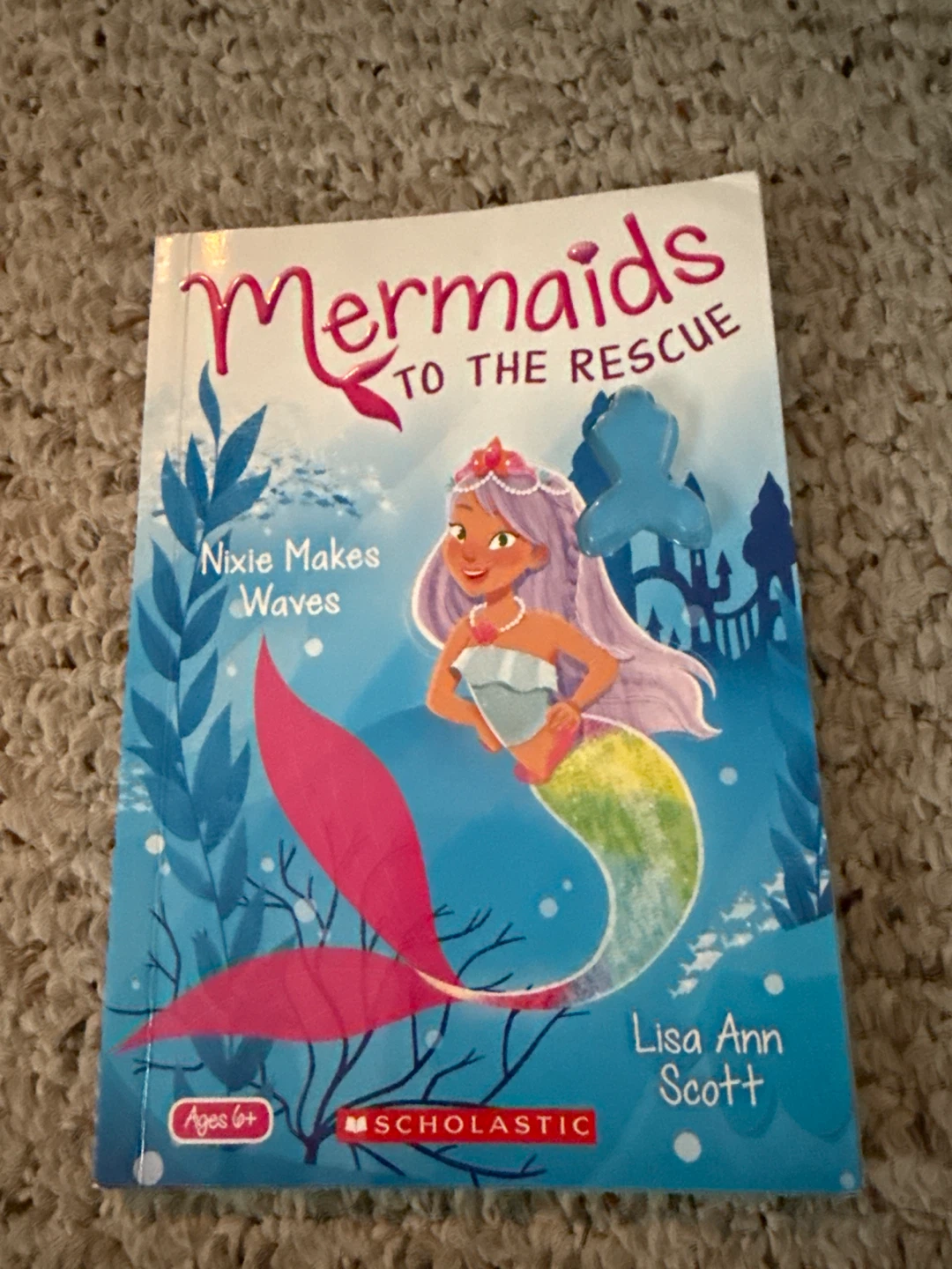 Mermaids to the Rescue: Nixie Makes Waves Book