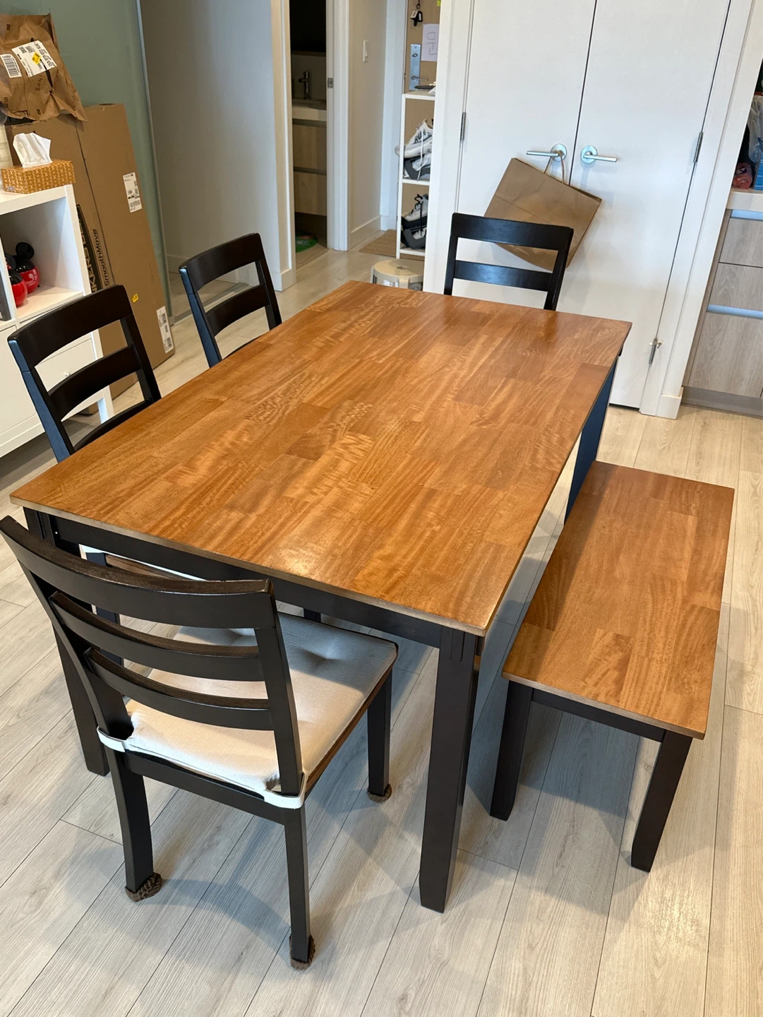 Ashley Furniture Gesthaven Dining Set (6-Seater)