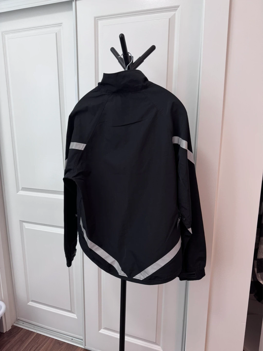 Running Room Fit-Wear Black Jacket Size S - photo 4