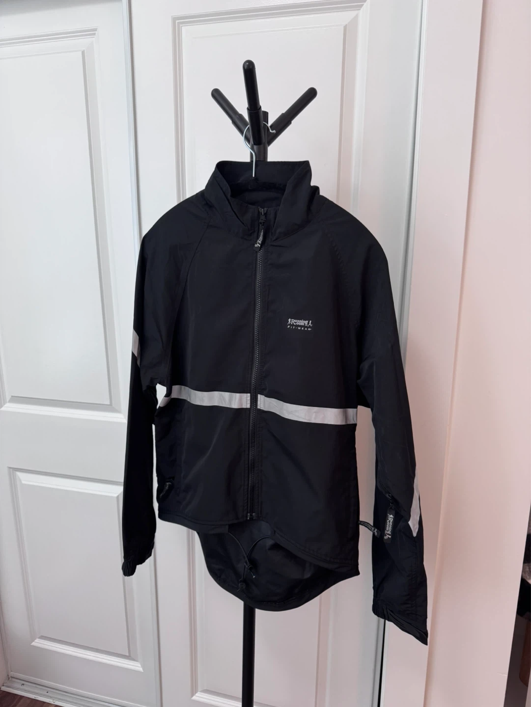 Running Room Fit-Wear Black Jacket Size S