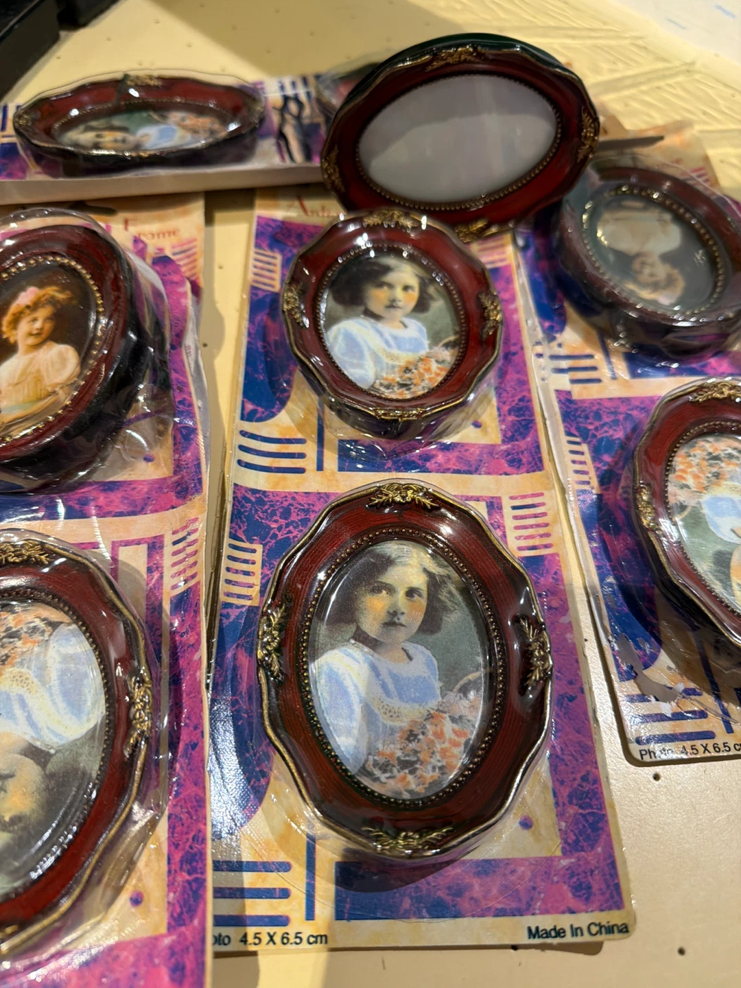 Antique Photo Frame Set (4 packs) New condition - photo 2