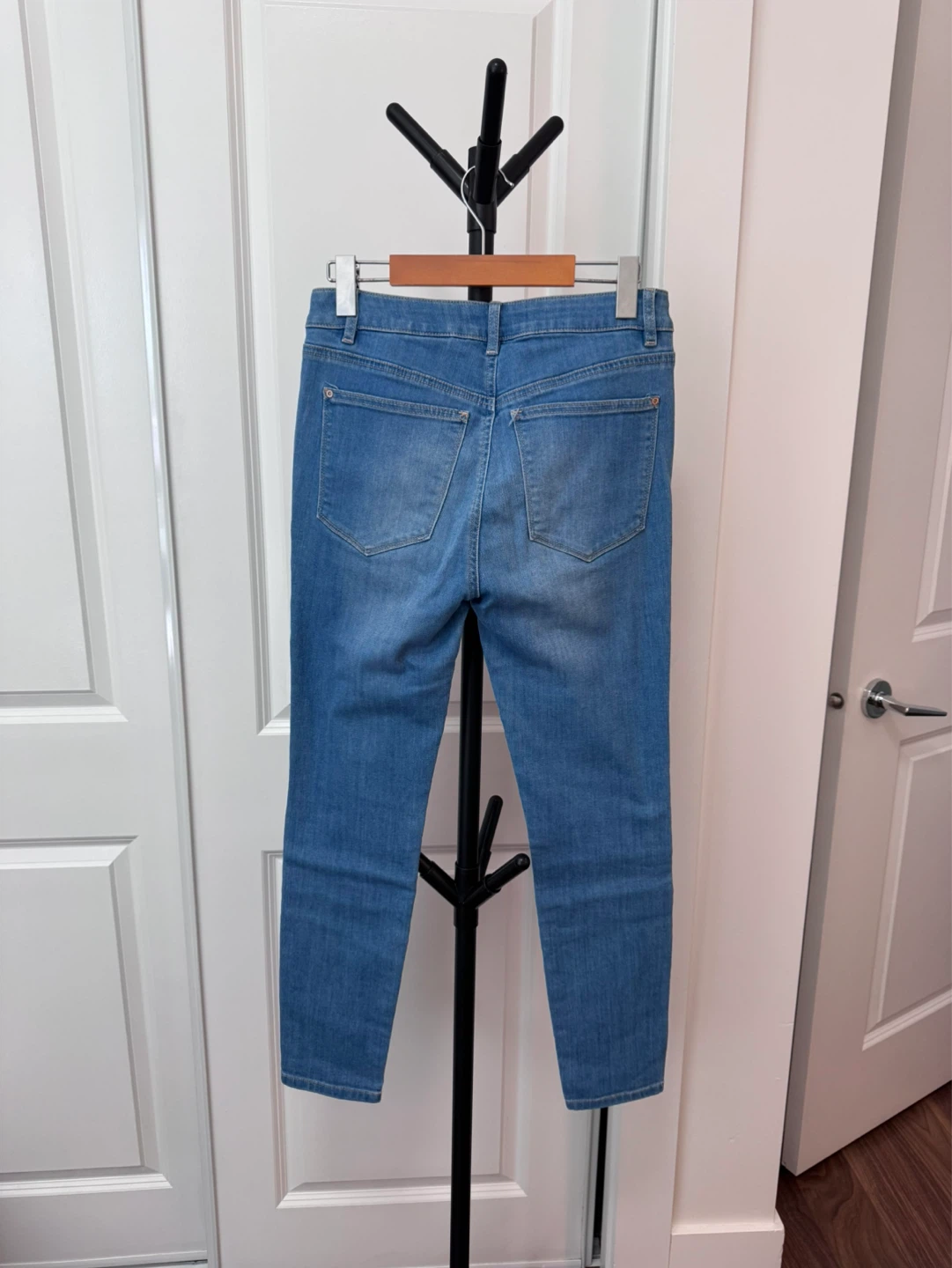 RW&CO. Women's Skinny Leg Jeans - Size 27 - photo 3