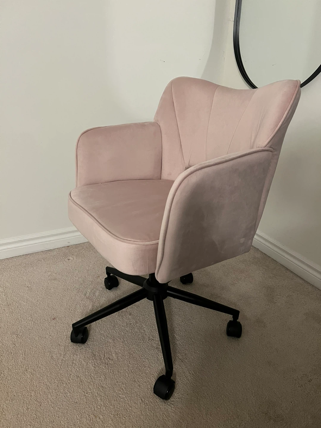 Light Pink Velvet Chair