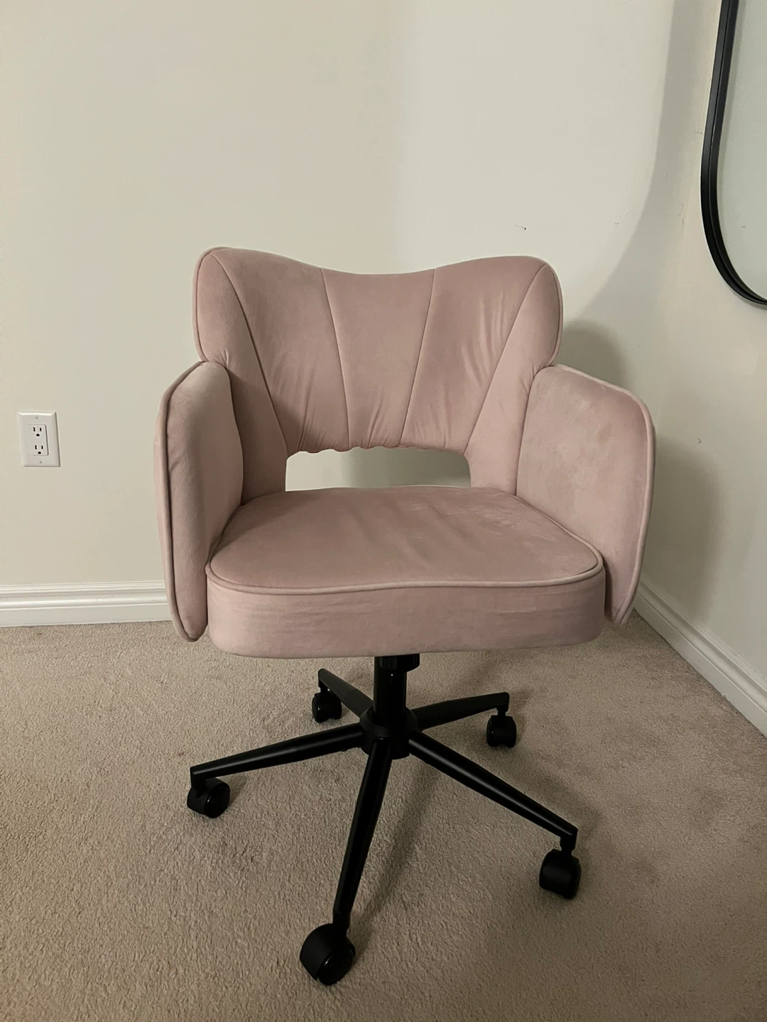 Light Pink Velvet Chair - photo 3