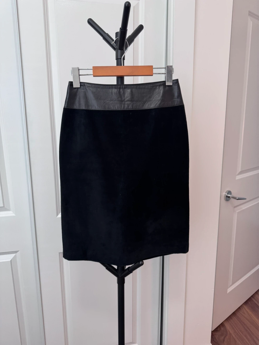 Danier Black Suede and Leather Skirt - Size 4