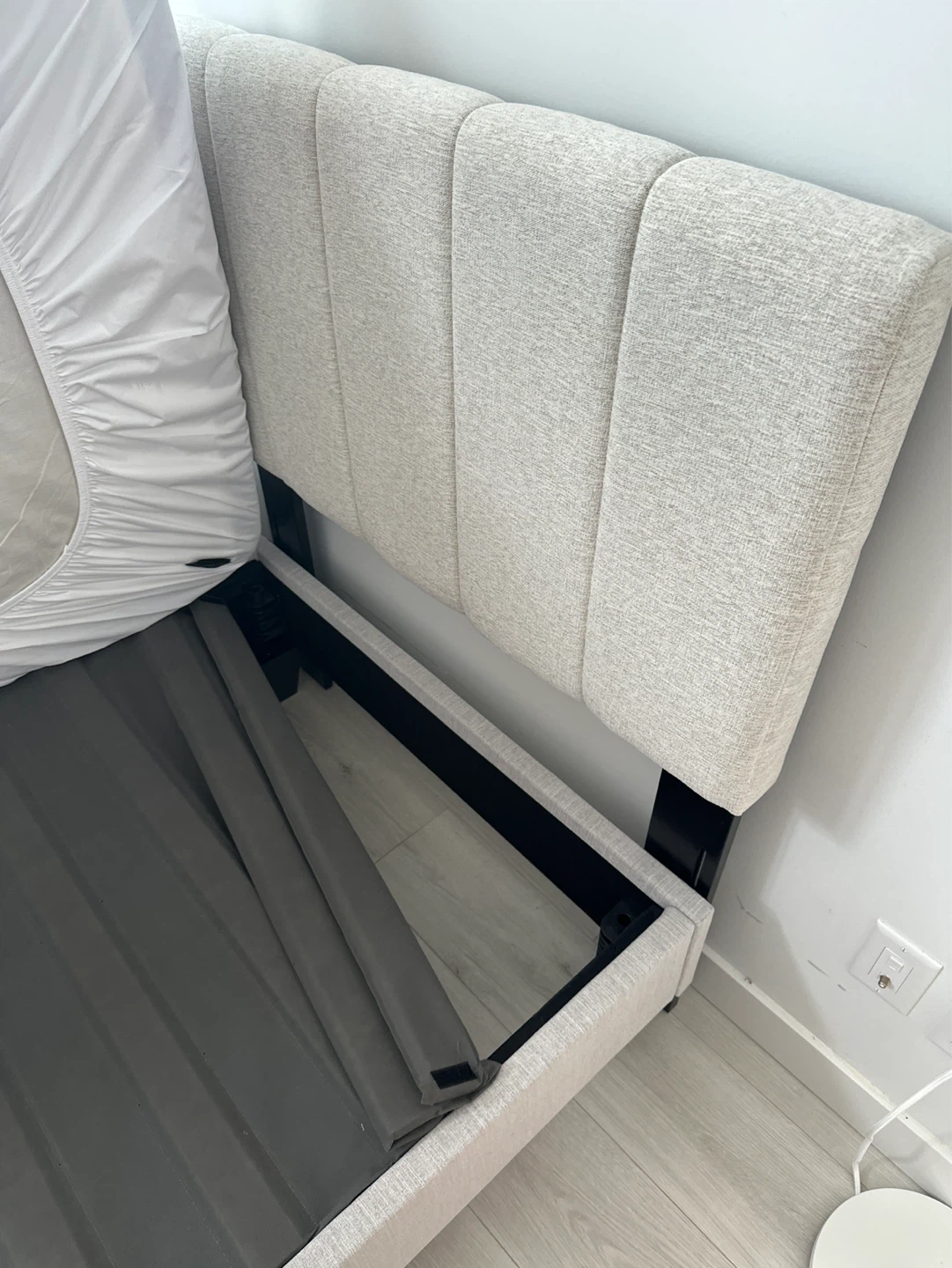Casper Bed Frame + Bloom Earth Mattress Set (Single) – Like New - photo 5