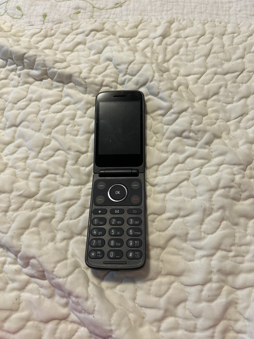TCL Flip Phone - photo 3
