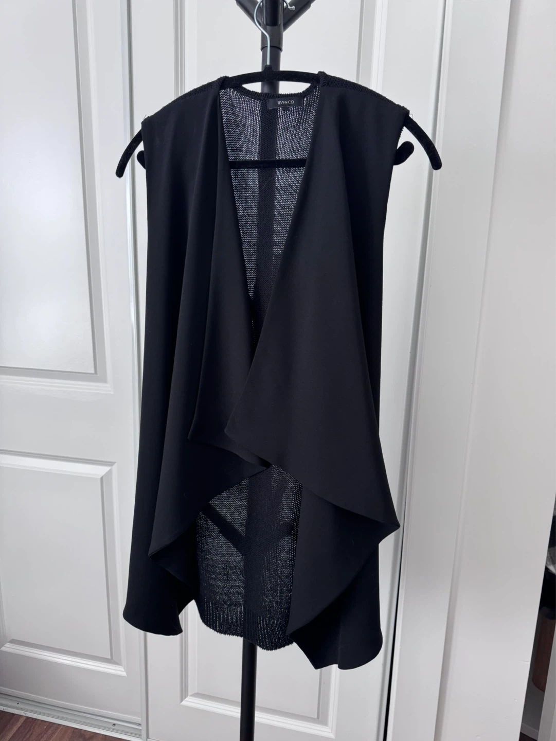 RW&CO. Black Waterfall Vest - M/M