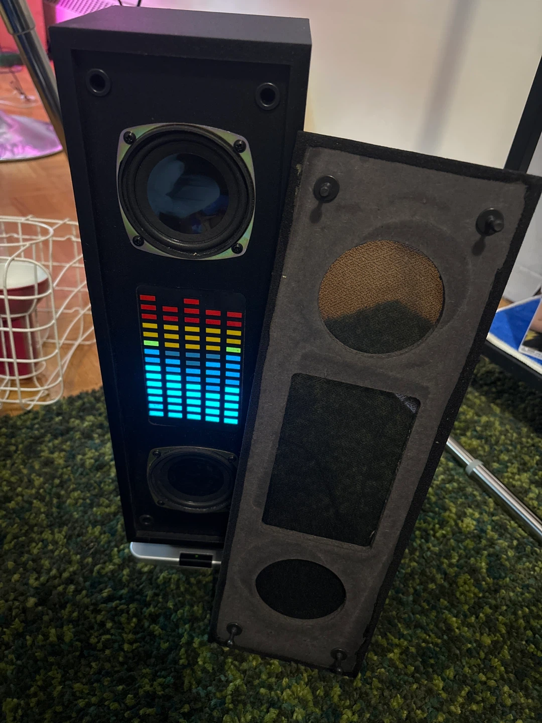 Sharper Image Table Top Tower Speaker with LED Light Display - photo 2
