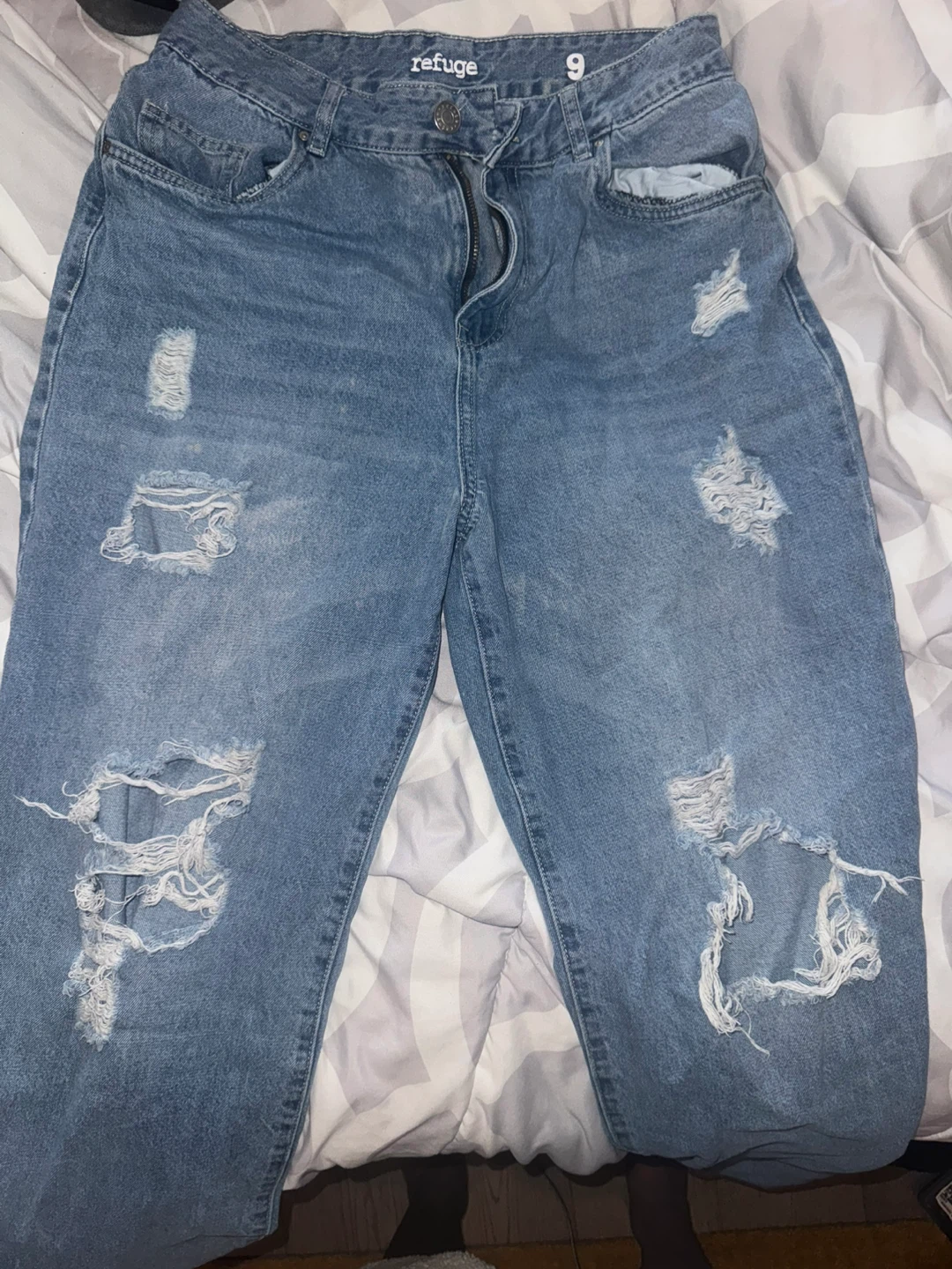 Refuge Ripped Mom Jeans Size 9 - photo 3