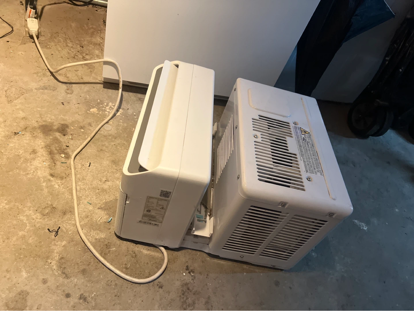 Midea Window Air Conditioner - photo 4