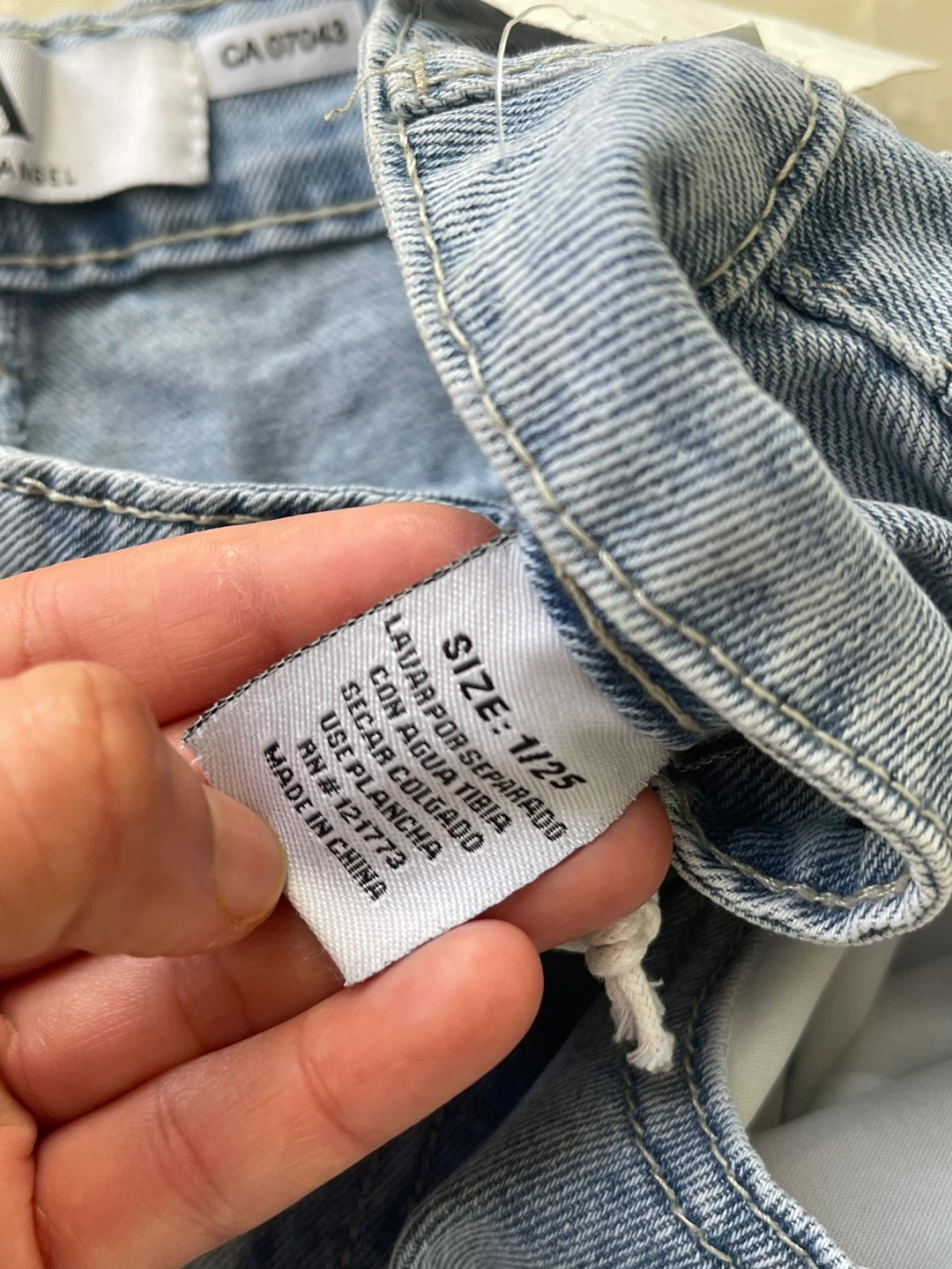 Flying Angel Light Wash Jeans with Bow Detail - Size 1/25 - photo 4