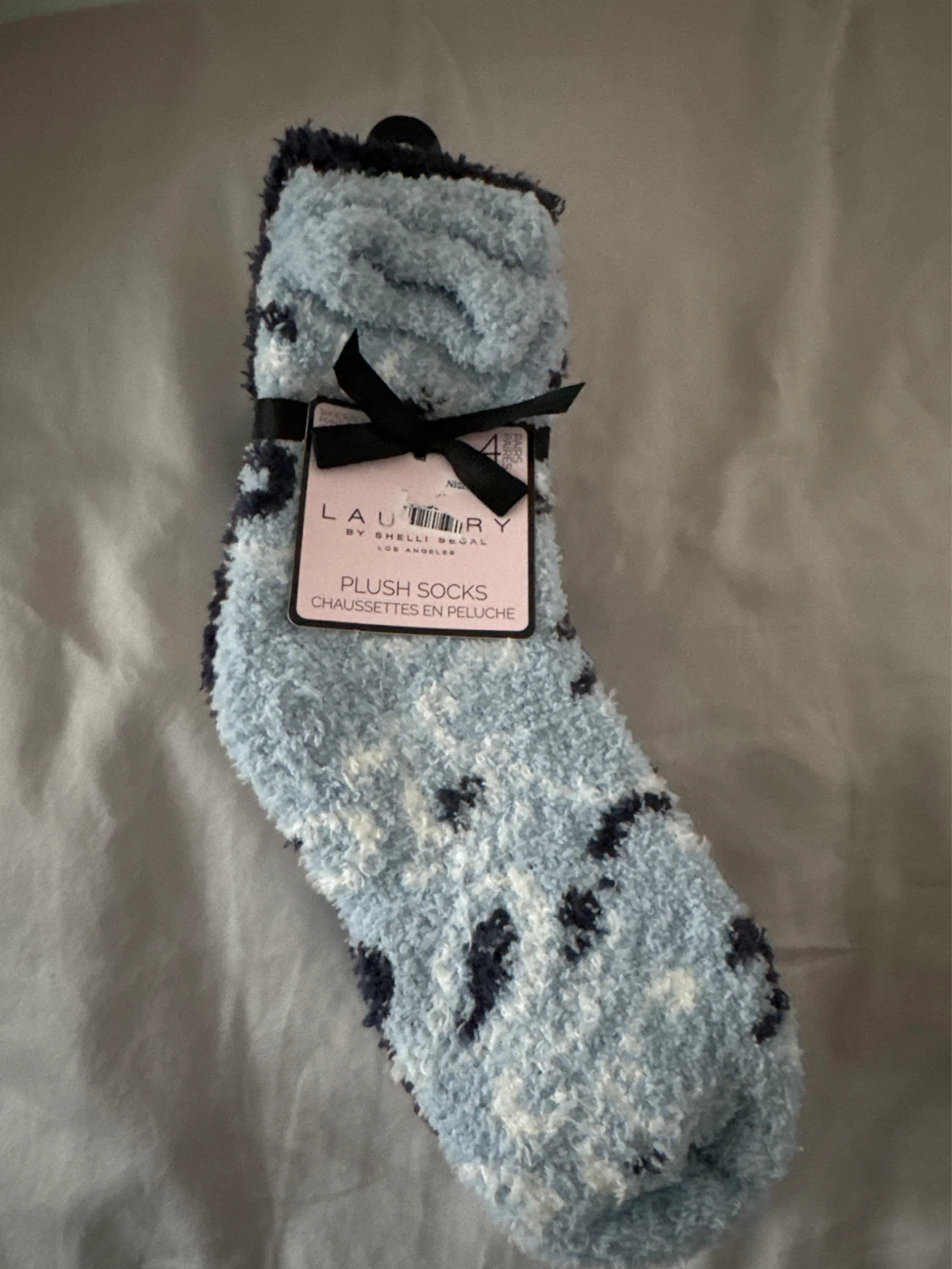 BRAND NEW Women’s Fuzzy Socks (4 Pairs)