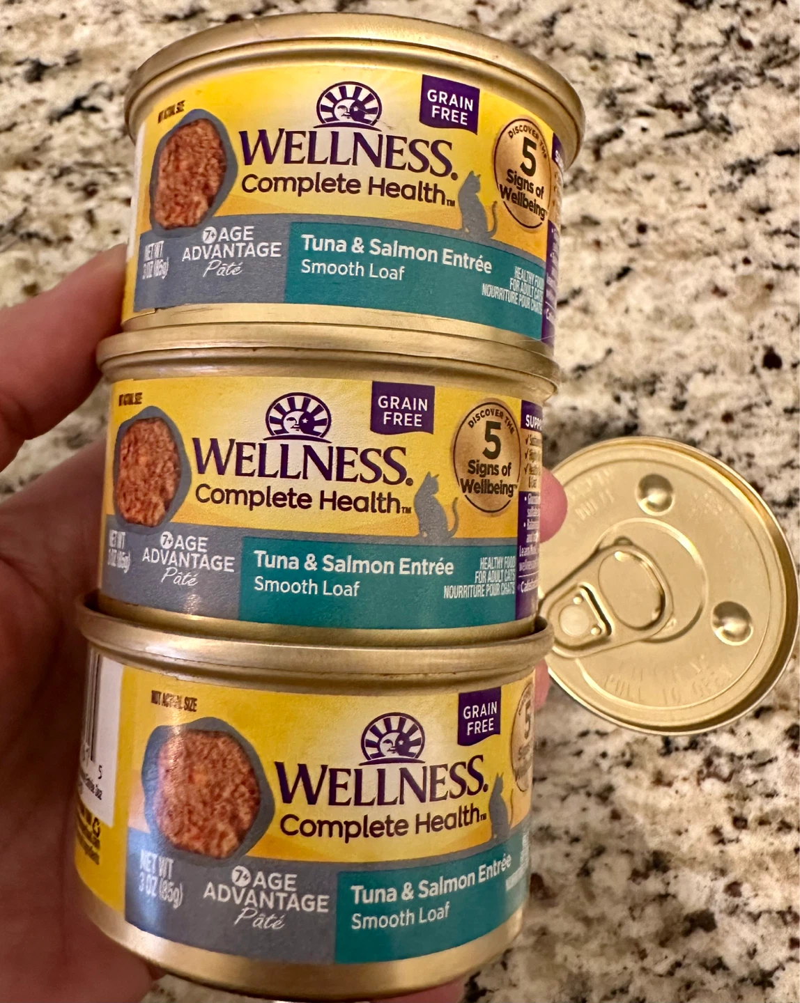 4 x 3oz Wellness cat food + 1x 5.5oz Rawz can - photo 2