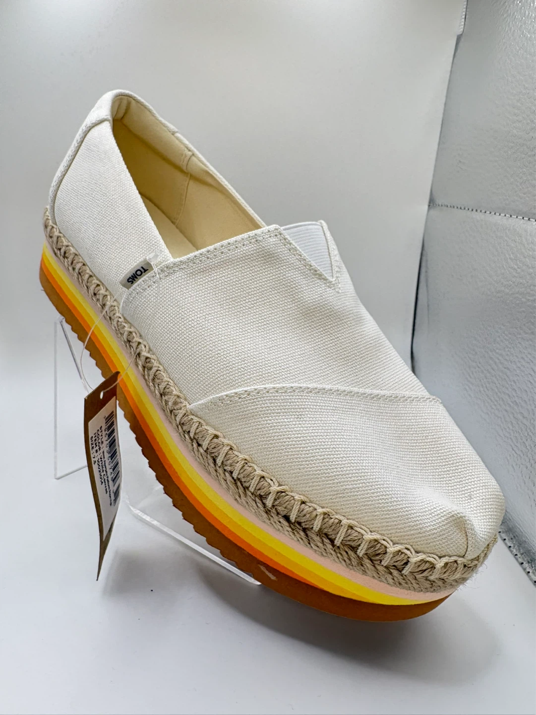 Size 7.5 - NEW w/TAG! TOMS White Espadrille Platform Flats