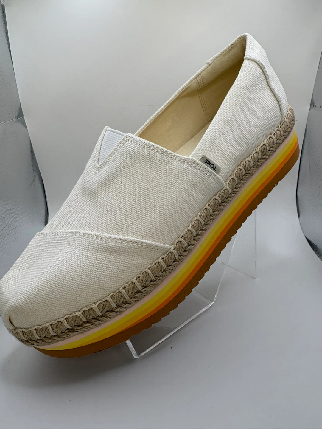 Size 7.5 - NEW w/TAG! TOMS White Espadrille Platform Flats - photo 2