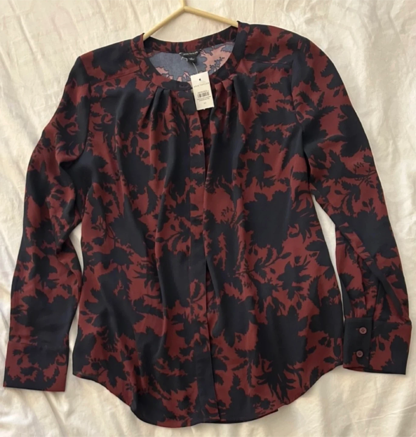 Ann Taylor Blouse - Size Medium - photo 2