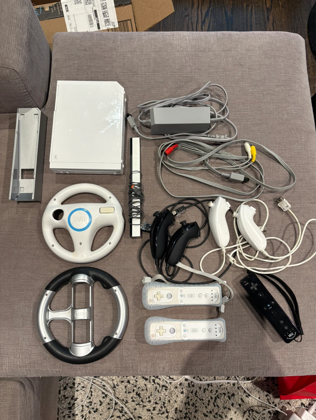 Nintendo Wii Console Bundle with Games and Accessories