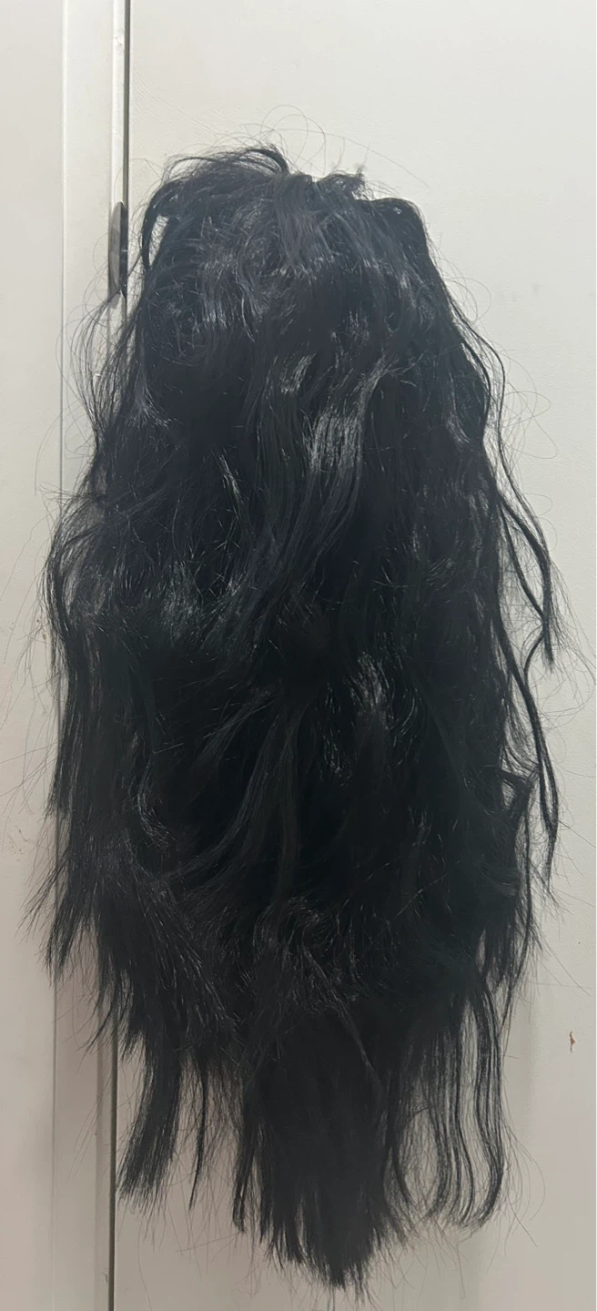 Black long wavy wig