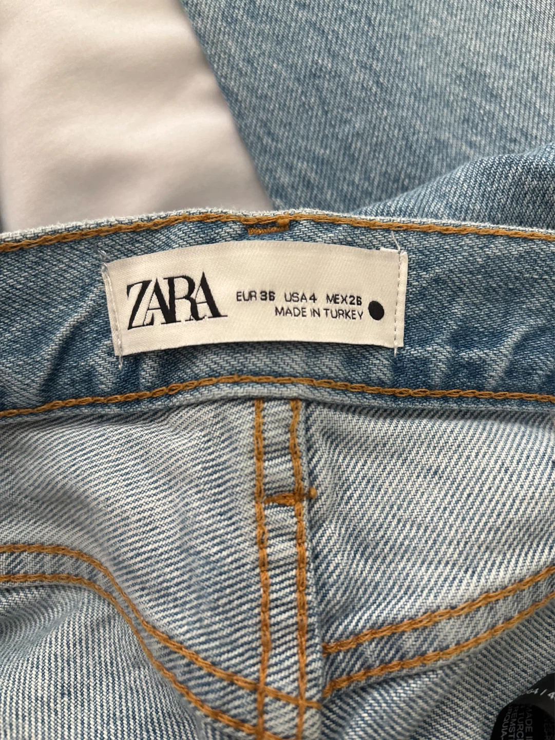 ZARA Light Wash Denim Jeans - Size 4 - photo 4