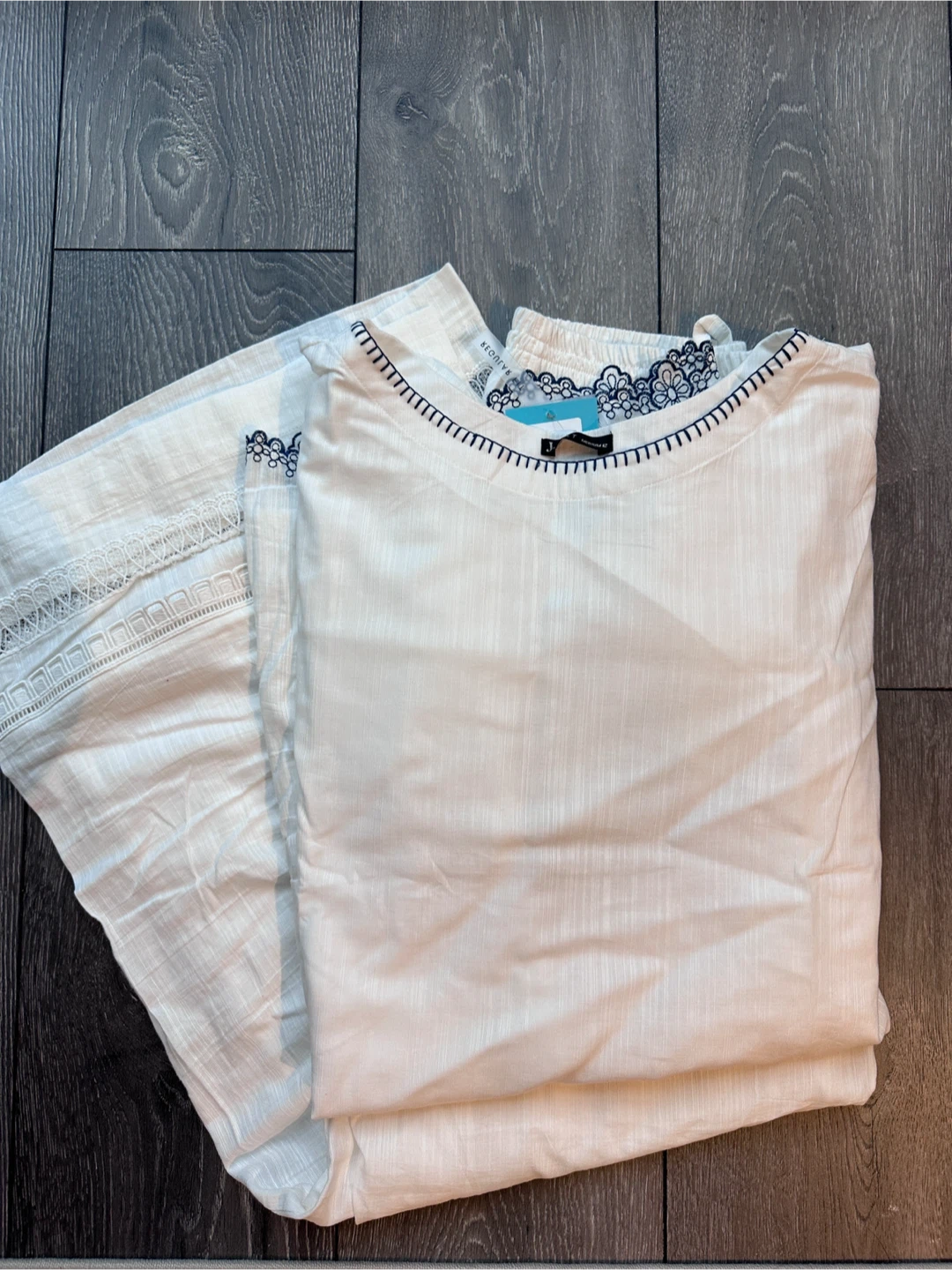 BRAND NEW Women’s White 2 Piece Set - Medium