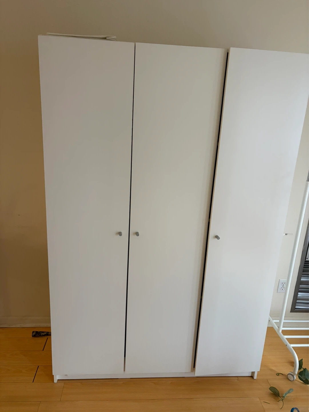 White 3-Door Wardrobe/Armoire - photo 3