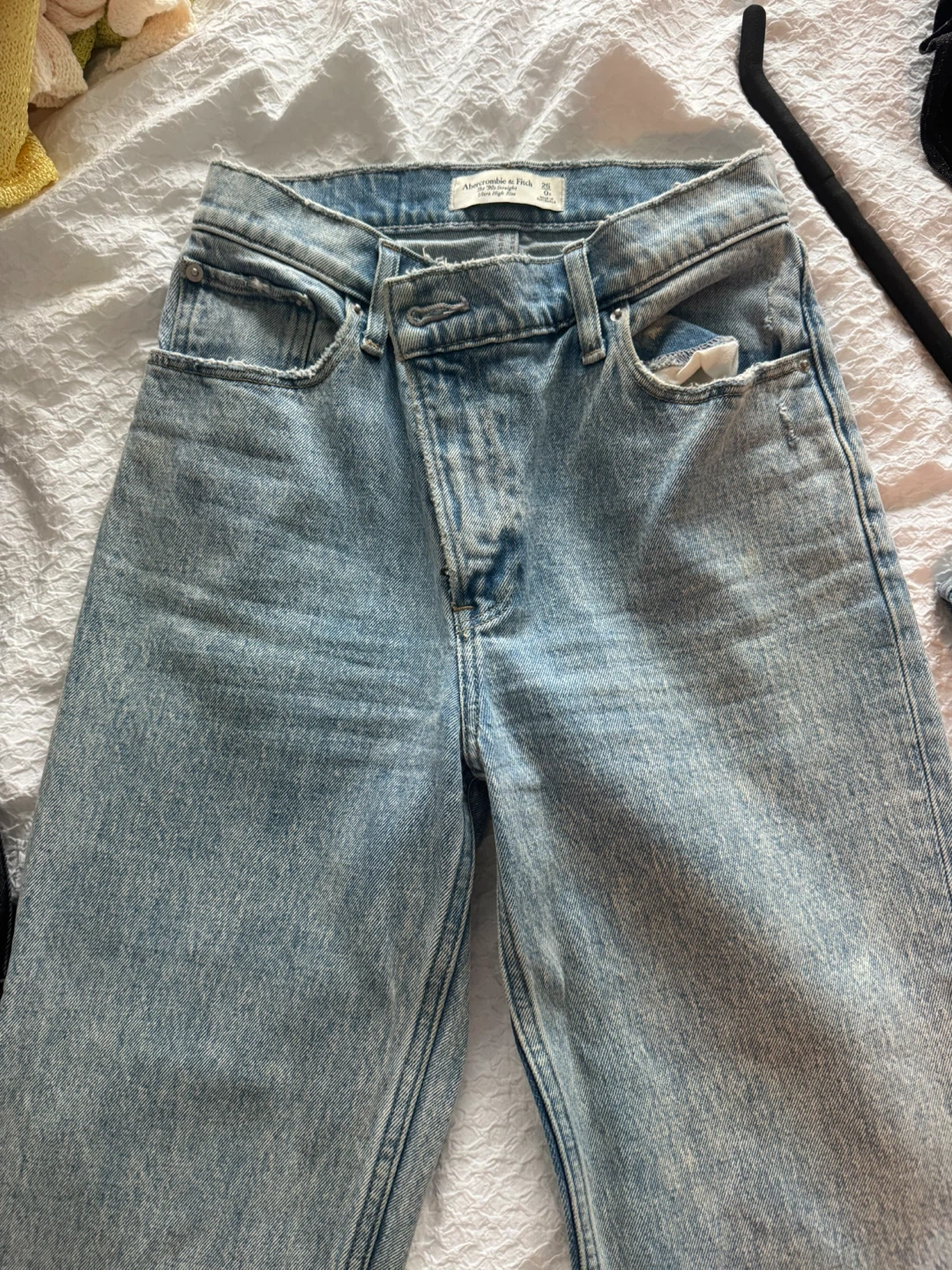 Abercrombie & Fitch The '90s Straight Jeans