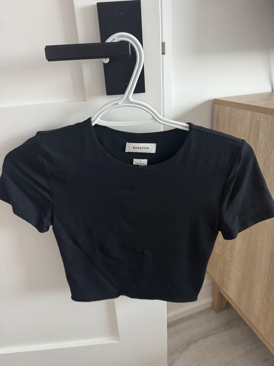 Babaton & Contour Cropped T-Shirts (Black, White, Pink) - photo 3
