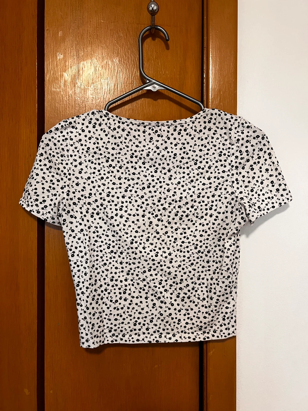 White Floral Print Cropped Top - photo 2