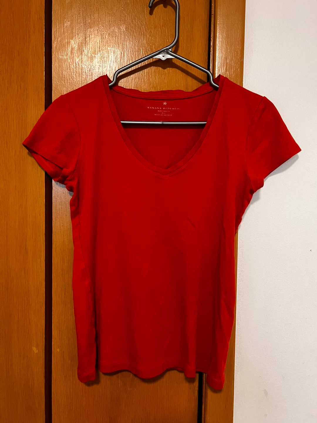 Banana Republic Red V-Neck T-Shirt
