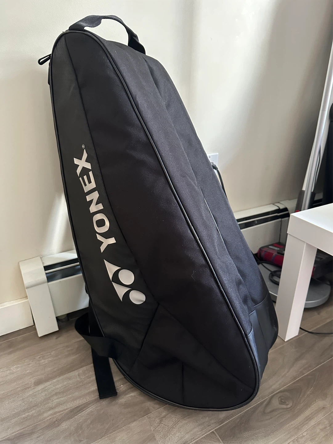 Yonex Black Team Racquet Bag (6 pcs)