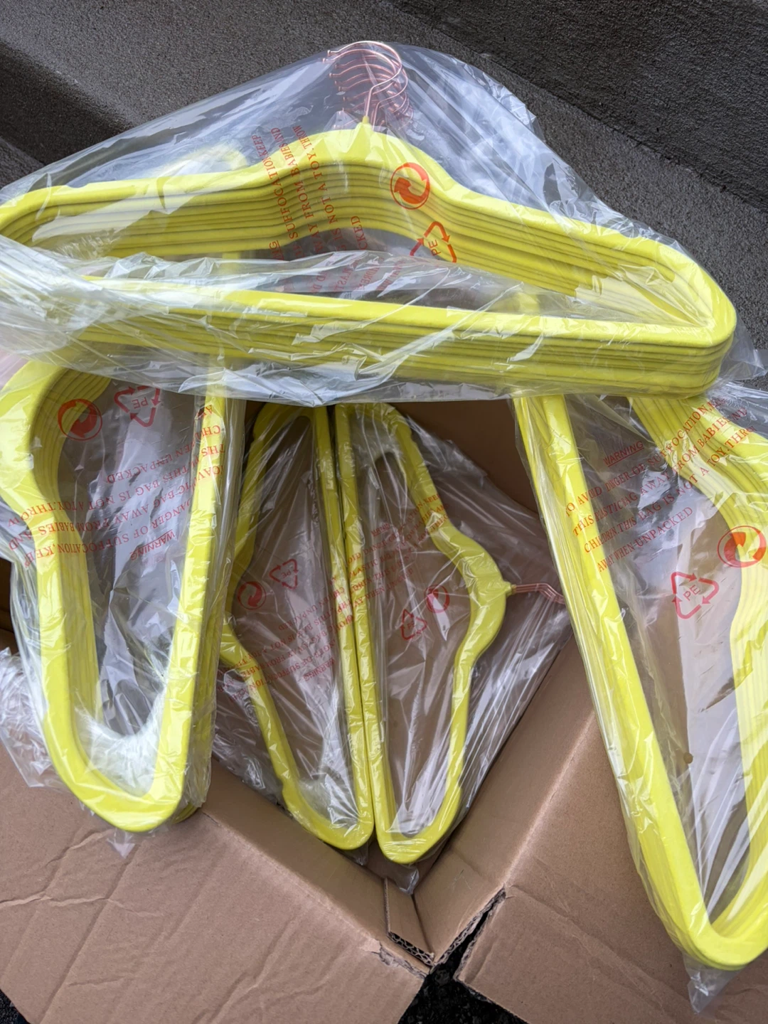 Yellow Velvet Non-Slip Hangers - Set of 50 - photo 2